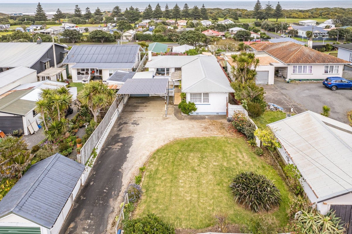 49 Matai Street, Castlecliff, Whanganui - Carousel 1