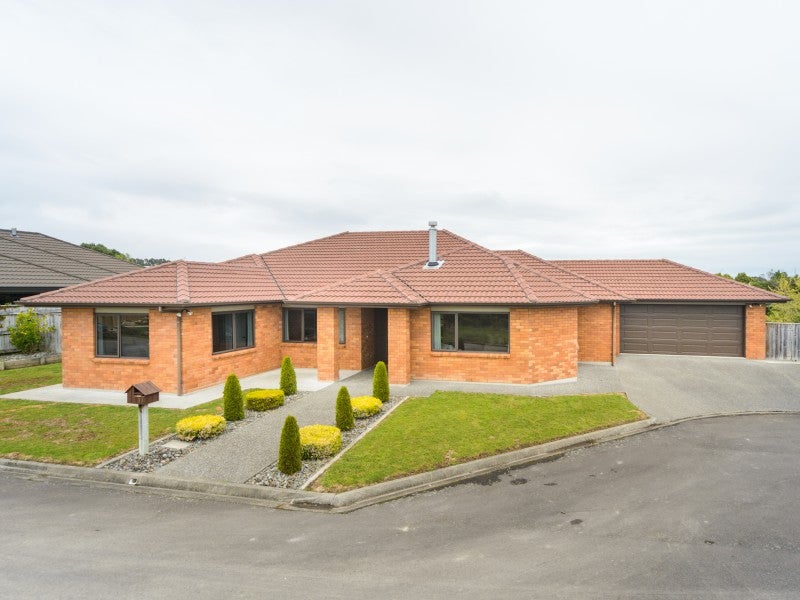 33 Silkwood Place, Fitzherbert, Palmerston North - Carousel 1