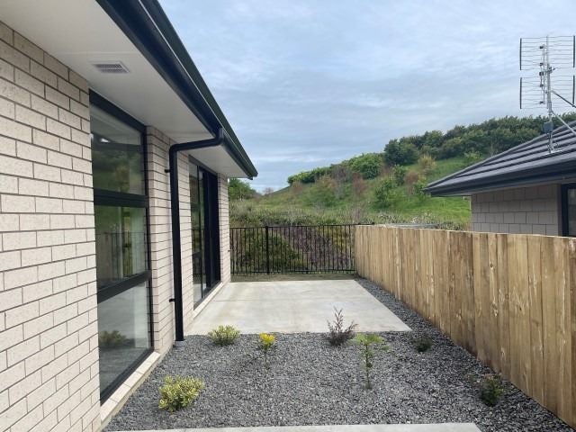 3A Pakanga Grove, Pyes Pa, Tauranga - Carousel 2