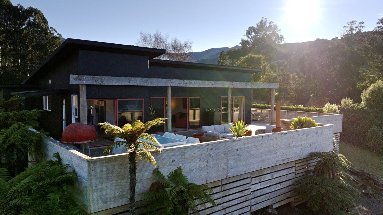6035 Christchurch Akaroa Road, Duvauchelle, Akaroa - Carousel 2