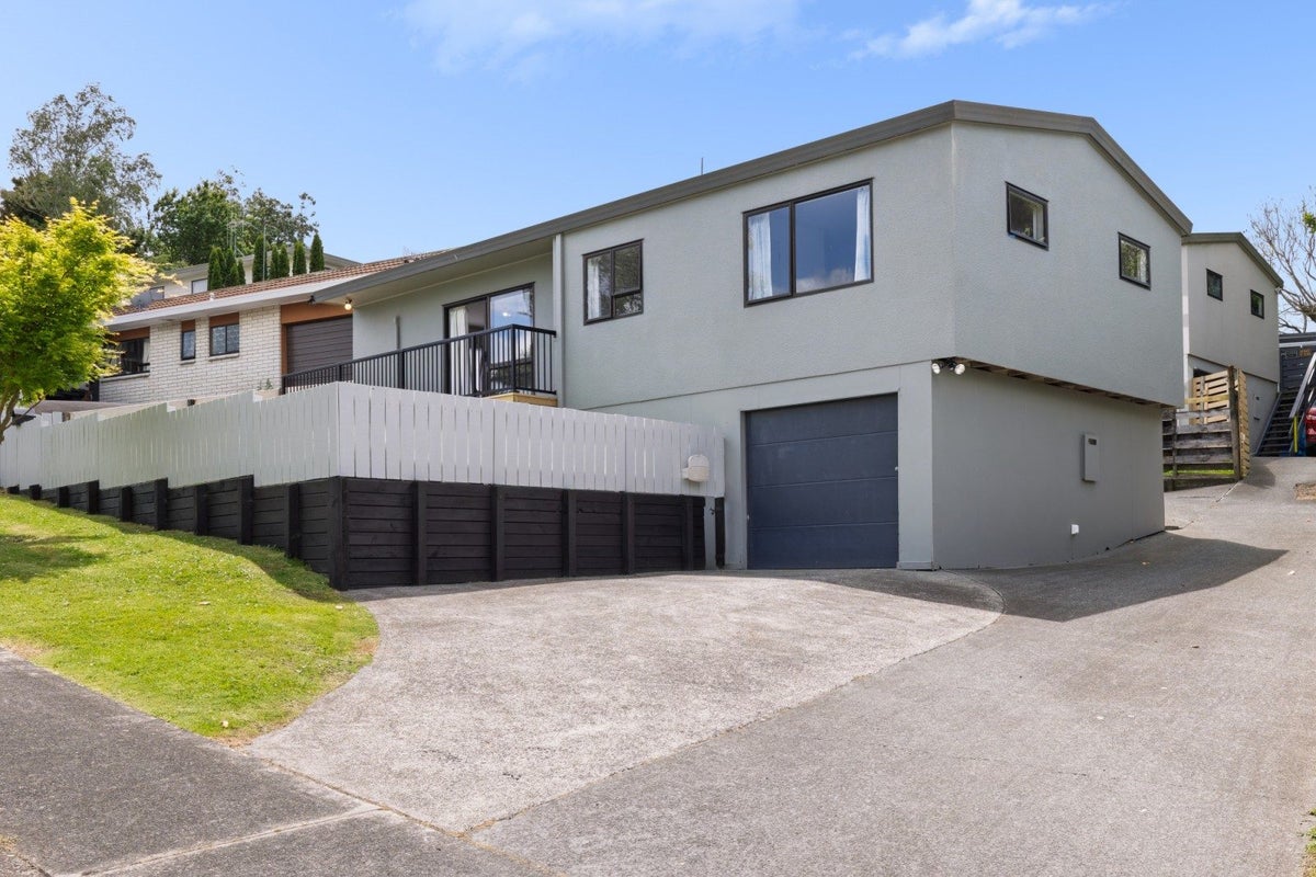 13A Chester Street, Judea, Tauranga - Carousel 1