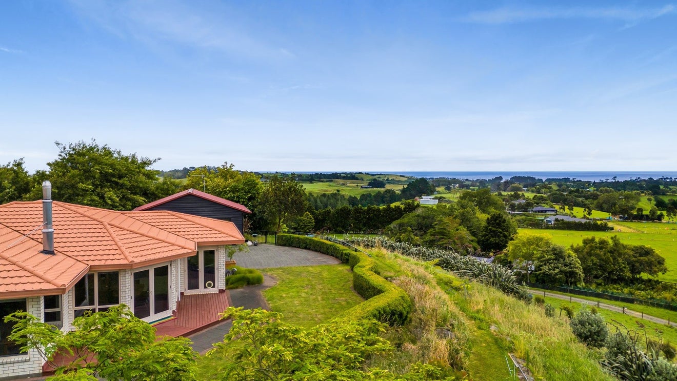 171 Sealy Road, Omata, New Plymouth - Carousel 2