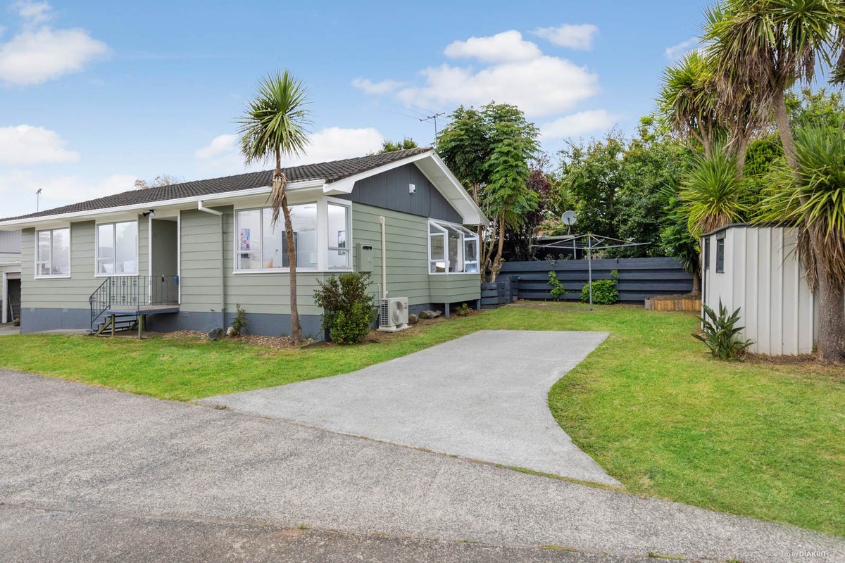 1/29 Heathberry Close, Papatoetoe, Auckland - Carousel 1