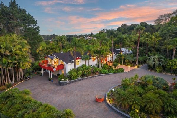 51 Murphys Park Drive, Flat Bush, Auckland - Carousel 1