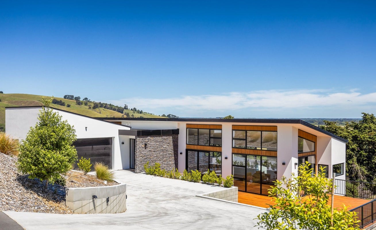 8 Kapuka Lane, Kennedys Bush, Christchurch - Carousel 1