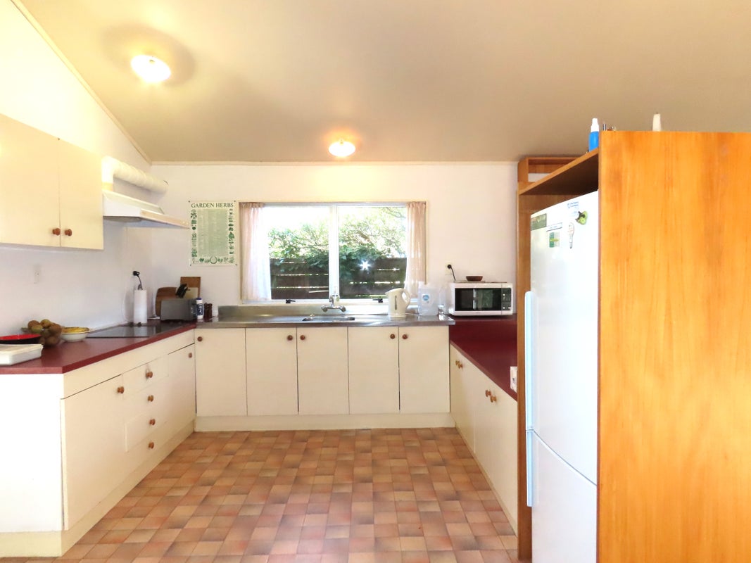 13 Arthur Street, Waikawa Beach, Levin - Carousel 2