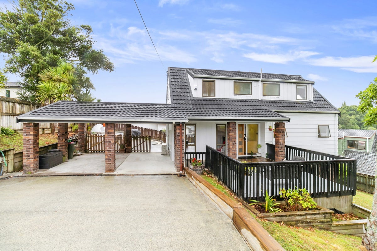 1/164B Titirangi Road, New Lynn, Auckland - Carousel 1