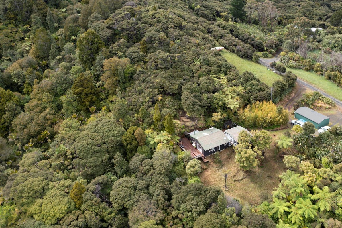 174 Lone Kauri Road, New Lynn - Carousel 2