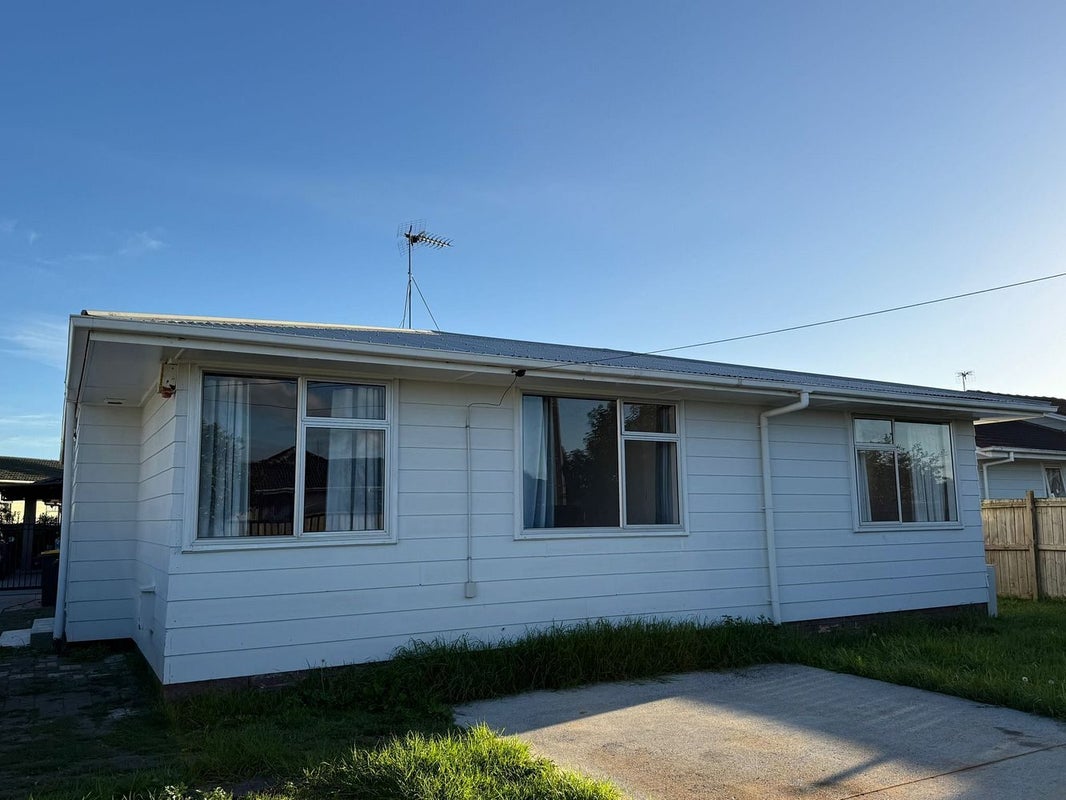 22 Ferguson Street, Mangere East, Auckland - Carousel 1