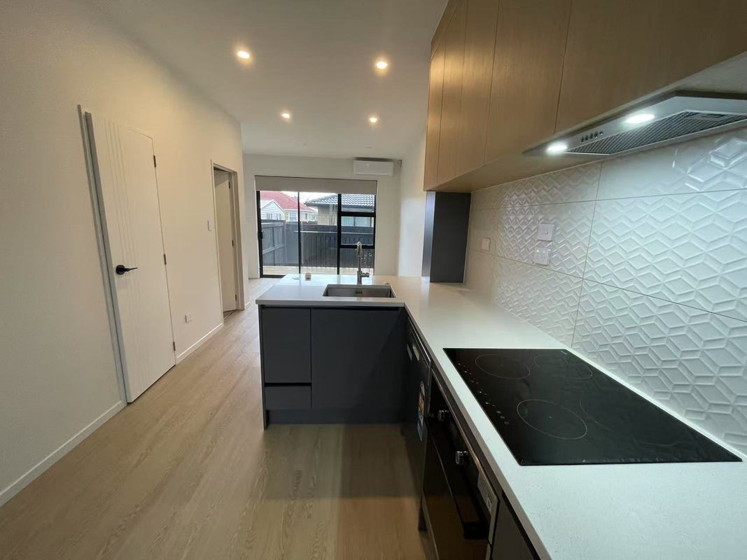 1/1 Cape Road, Mangere, Auckland - Carousel 2