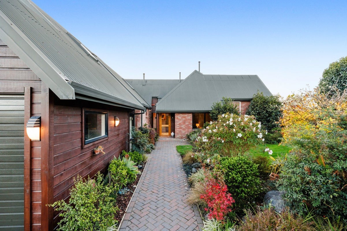 5 Epsom Place, Chartwell, Hamilton - Carousel 2