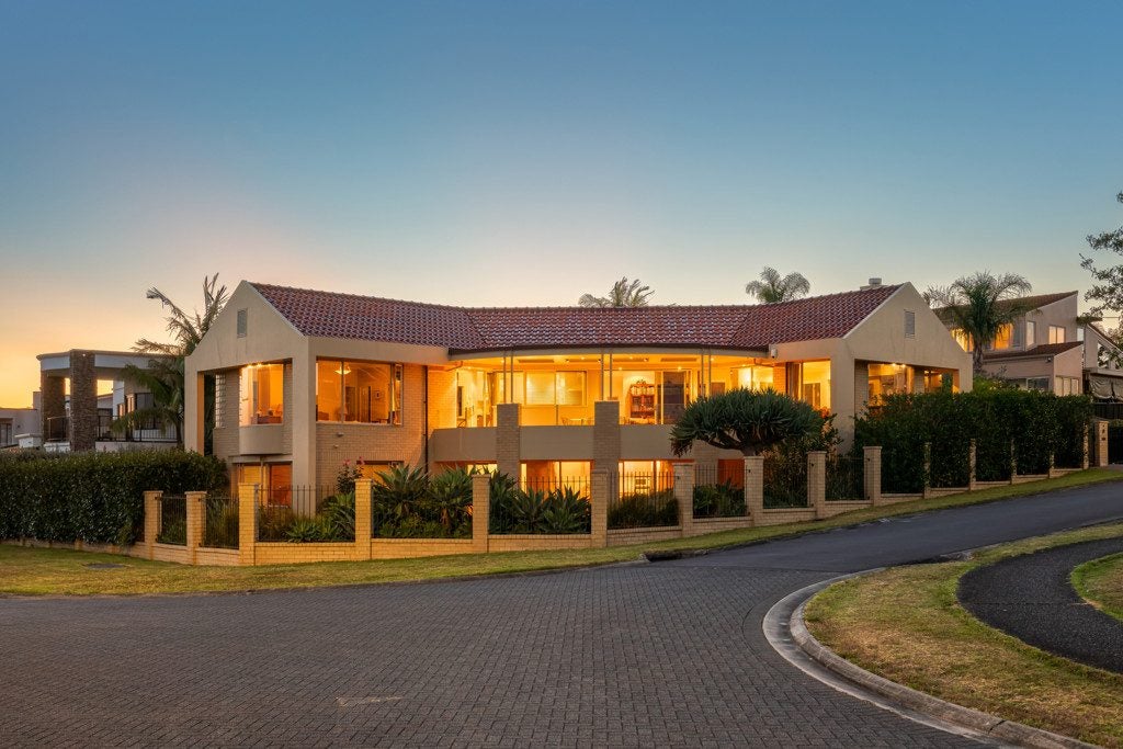 15 St Jerome Avenue, Te Atatu Peninsula, Auckland - Carousel 2