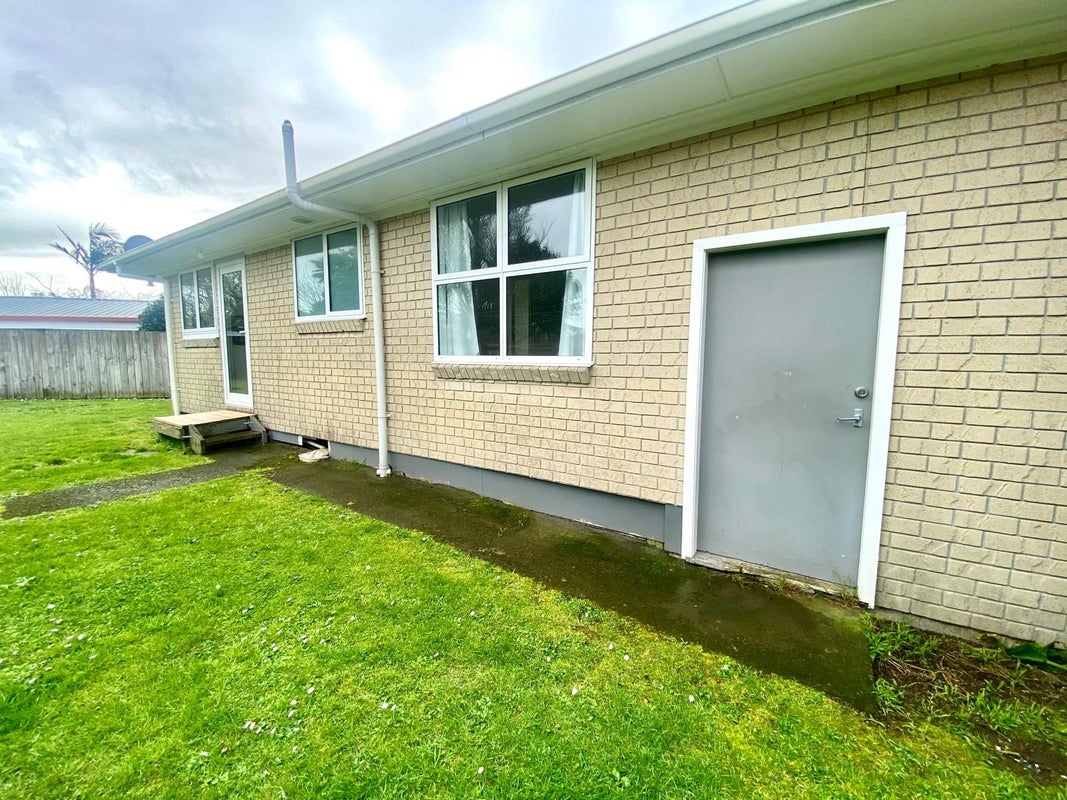 8 Riverside Drive, Waiuku, Waiuku - Carousel 8