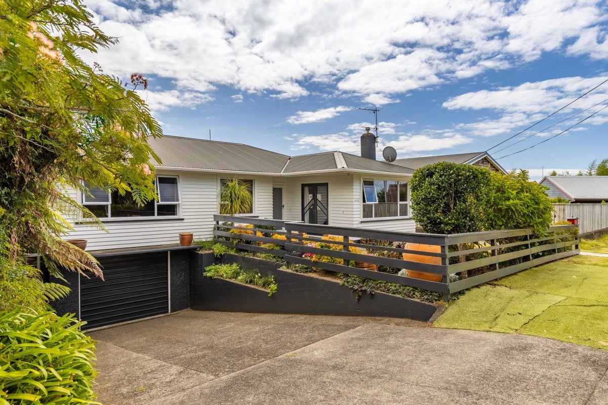 230 Frankley Road, Frankleigh Park, New Plymouth - Carousel 1