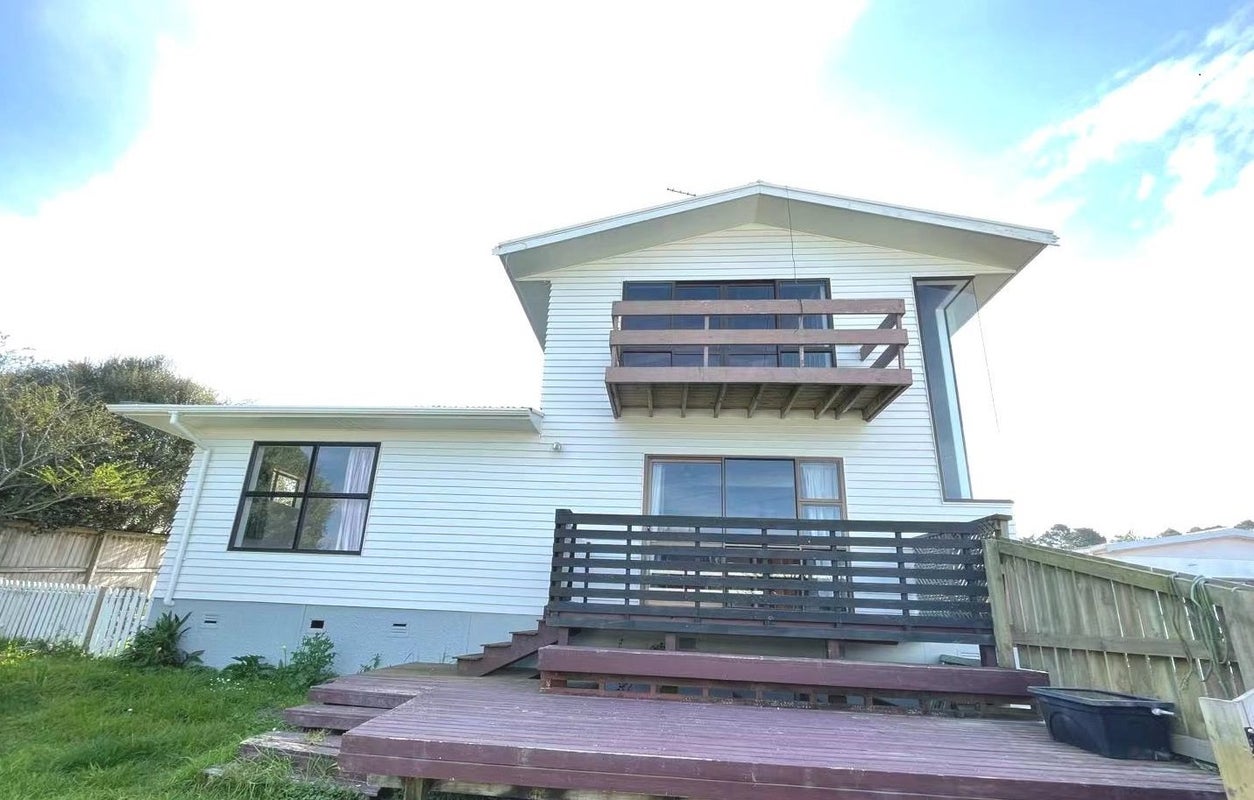 122 Triangle Road, Massey, Auckland - Carousel 18