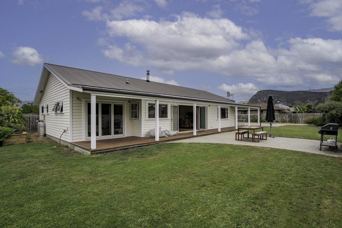 14 Ash Avenue, Albert Town, Wanaka - Carousel 1