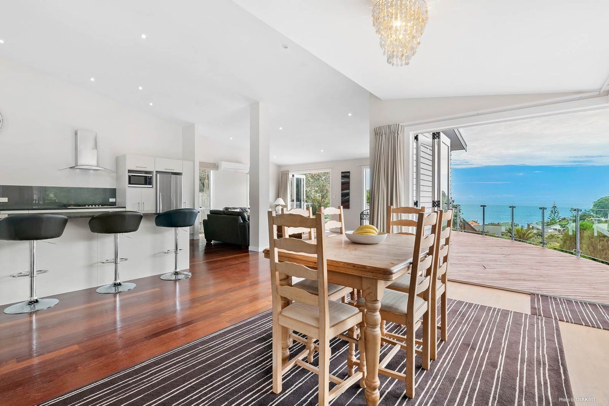 7 Whale Cove, Stanmore Bay, Whangaparaoa - Carousel 1