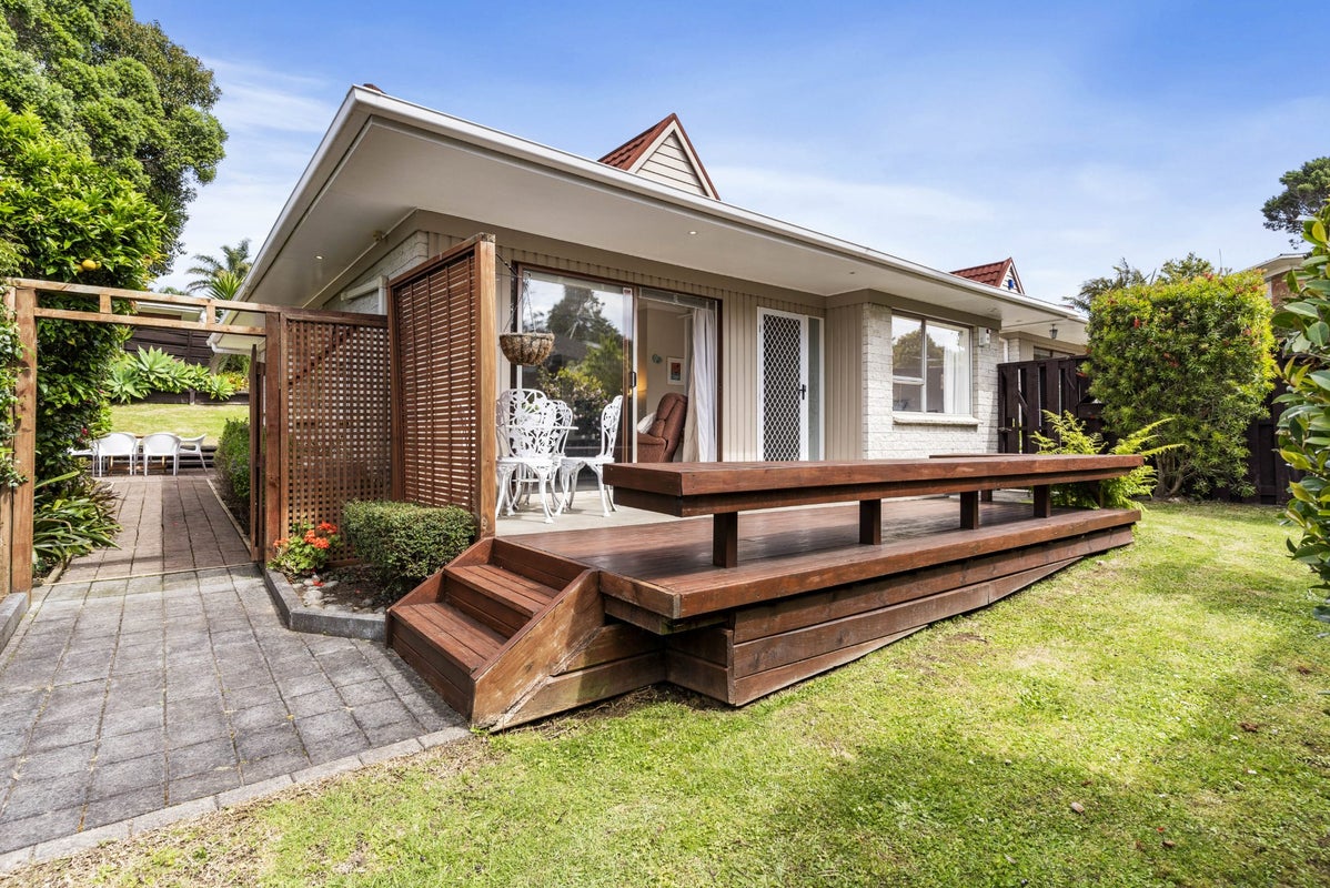 1/31 Glenmore Road, Sunnyhills, Auckland - Carousel 2