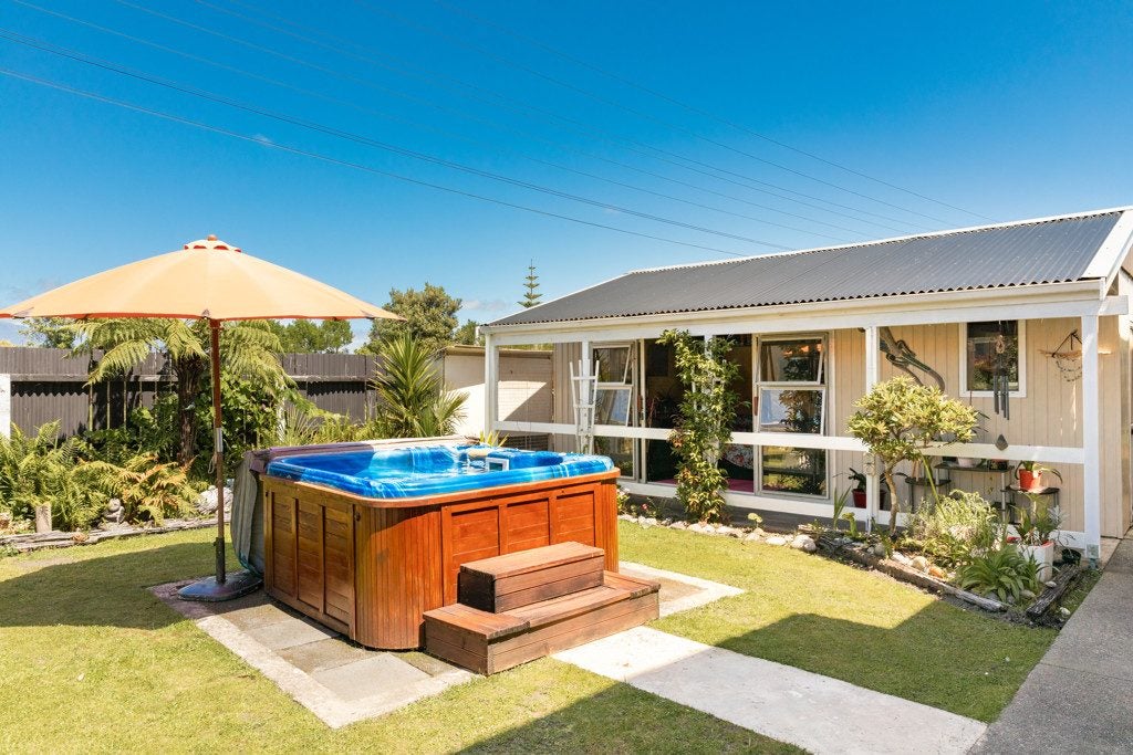 17 Ngahue Crescent, Carters Beach, Westport - Carousel 2