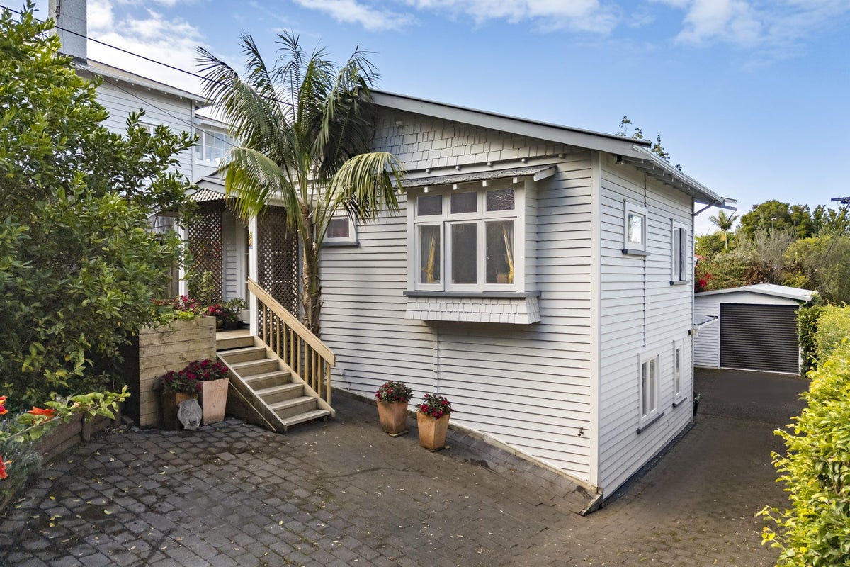 20 Lake Road, Devonport, Auckland - Carousel 1