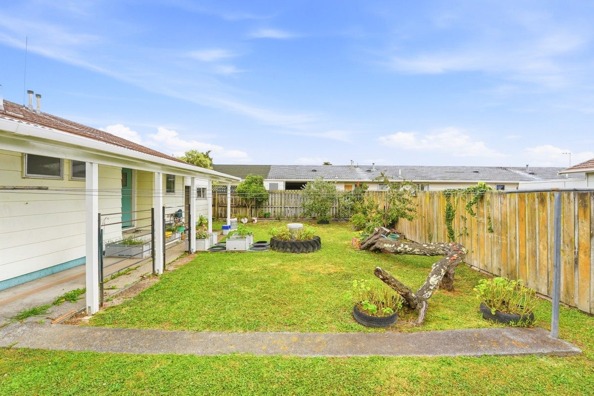 8 Cascade Crescent, Westbrook, Palmerston North - Carousel 2