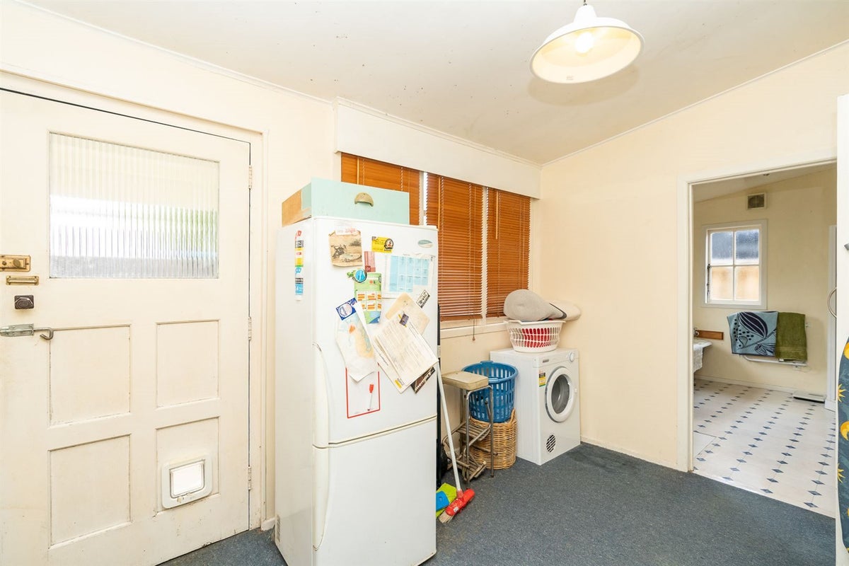 4 Frances Street, Hamilton East, Hamilton - Carousel 13