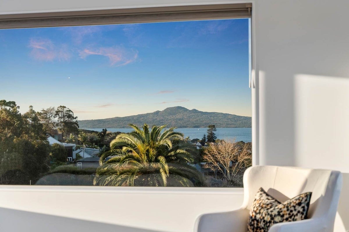 96B Kurahaupo Street, Orakei, Auckland City, Auckland - Carousel 2