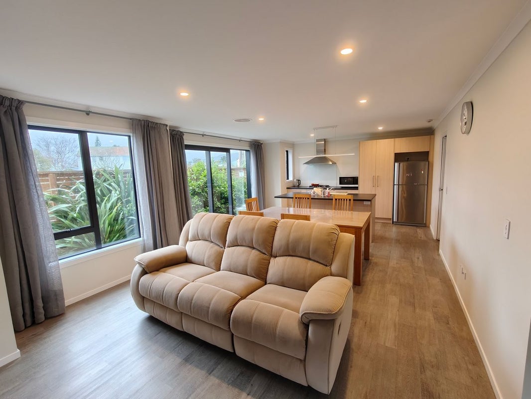 91A Whites Line East, Waiwhetū, Lower Hutt - Carousel 2