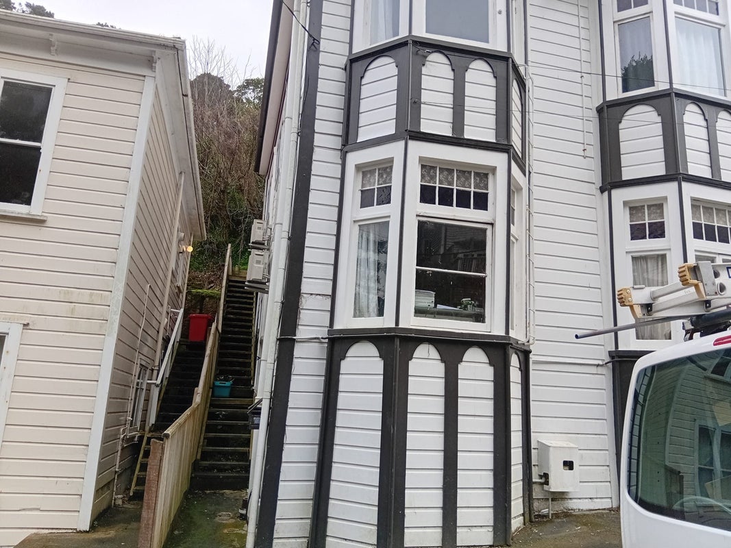 17 Adams Terrace, Aro Valley, Wellington - Carousel 1