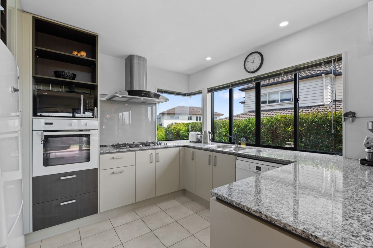 5 Rupi Court, Mount Wellington, Auckland - Carousel 2