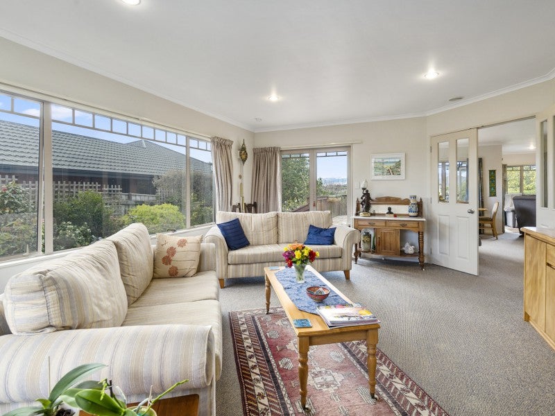 22 Abby Road, Fitzherbert, Palmerston North - Carousel 2