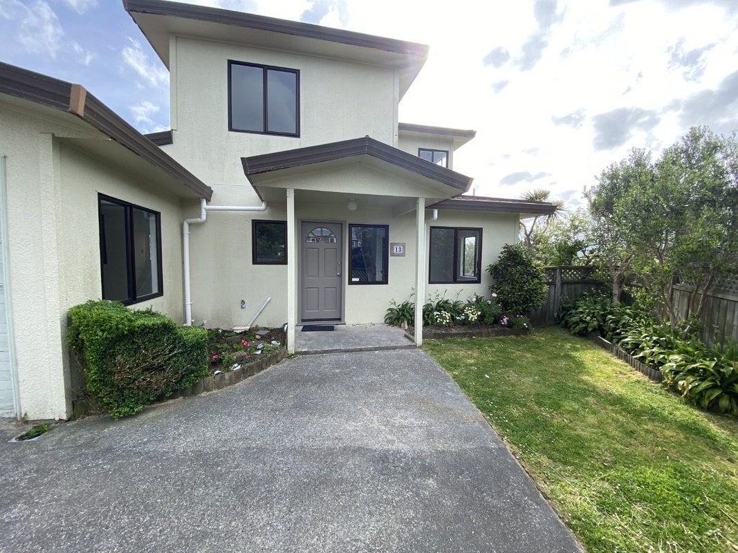 13 Bury Grove, Strathmore Park, Wellington - Carousel 2