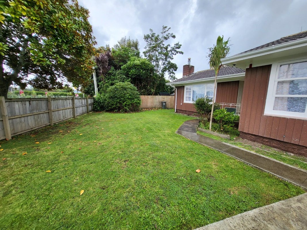 11 Frank Grey Place, Otahuhu, Auckland - Carousel 2