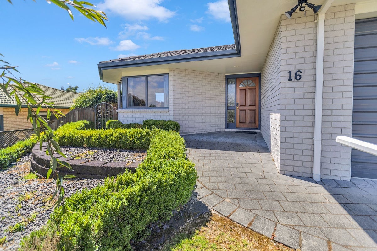 16 Stanley Drive, Lynmore, Rotorua - Carousel 1