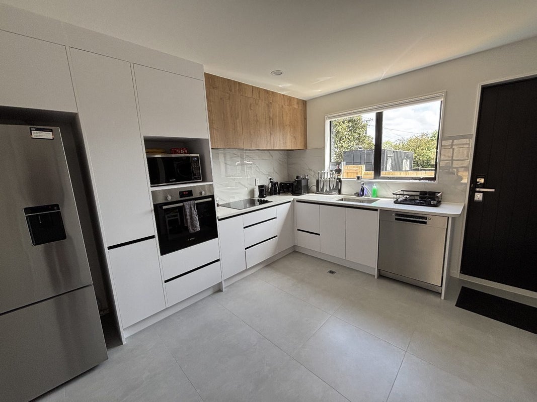 2/19 Alverston Street, Waterview, Auckland - Carousel 2