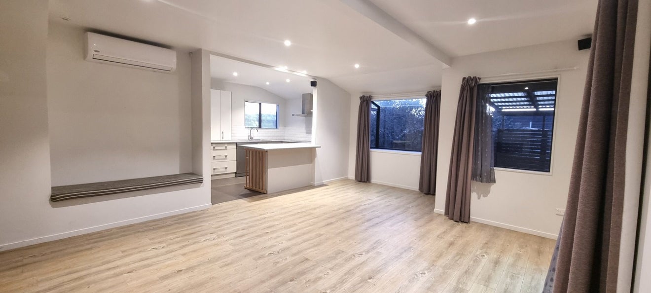 2/24 Lancaster Road, Beach Haven, Auckland - Carousel 2