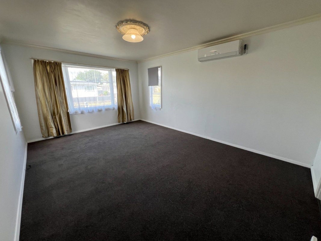 18 Kingston Street, Awapuni, Palmerston North - Carousel 2