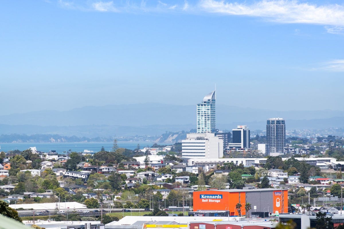 1/23 Target Rd, Totara Vale, North Shore City - Carousel 35
