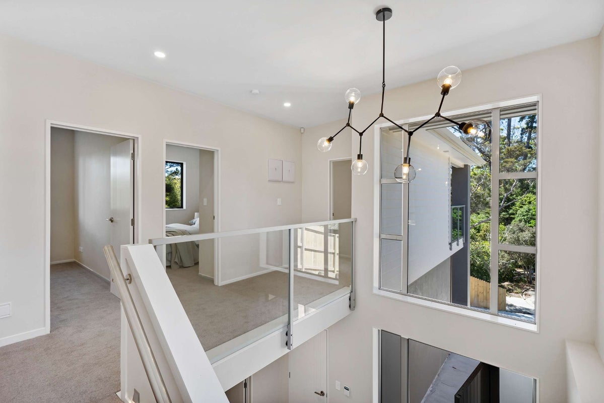 42 Cresta Avenue, Beach Haven, Auckland - Carousel 2