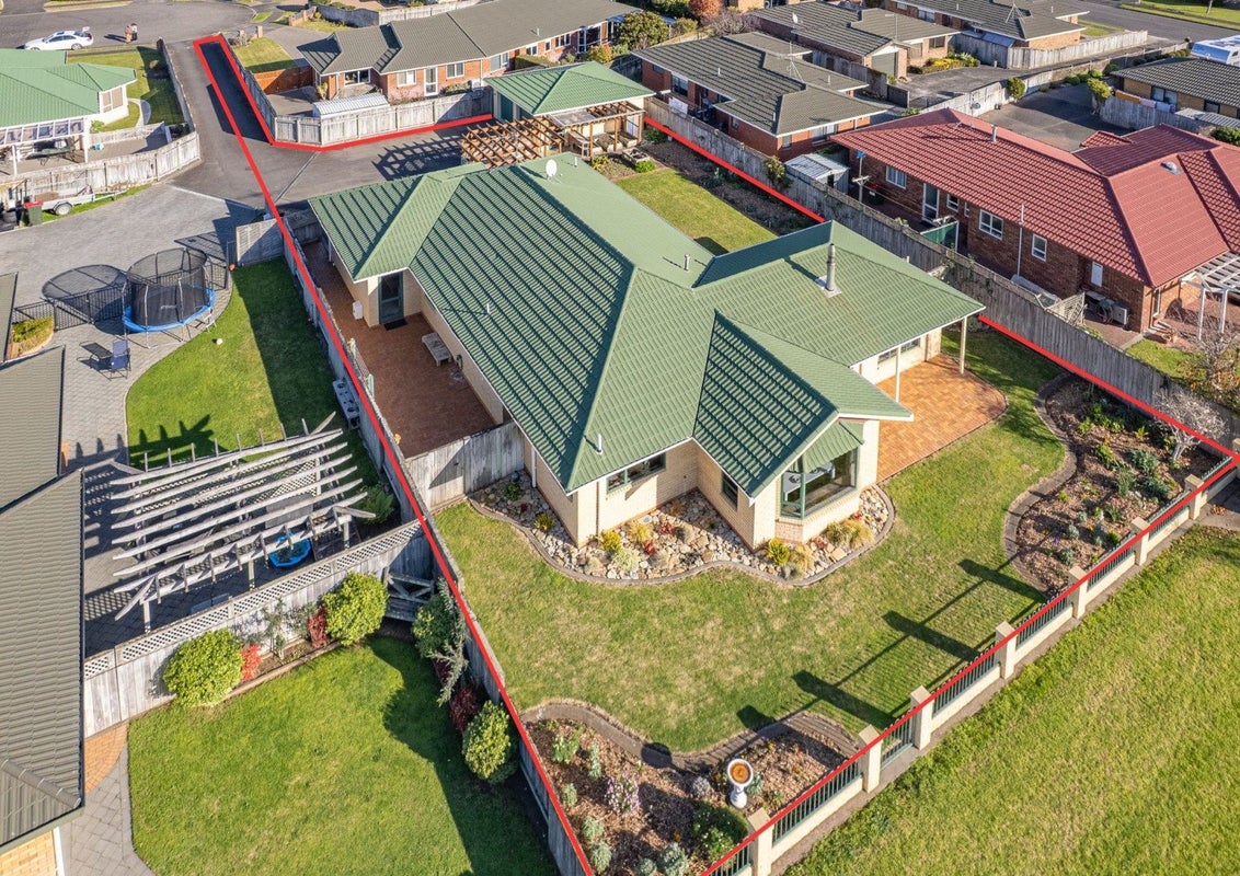 12 St Helens Place, Tawhero, Whanganui - Carousel 30