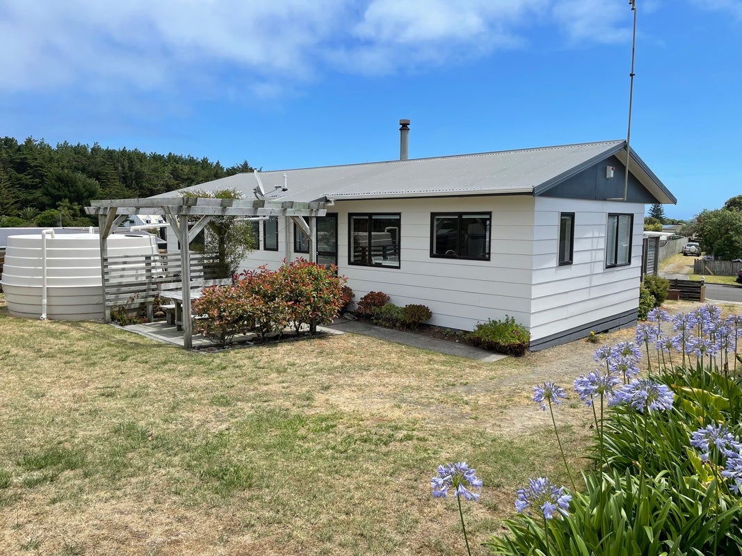 36 Kahukura Avenue, Waitarere Beach, Levin - Carousel 1