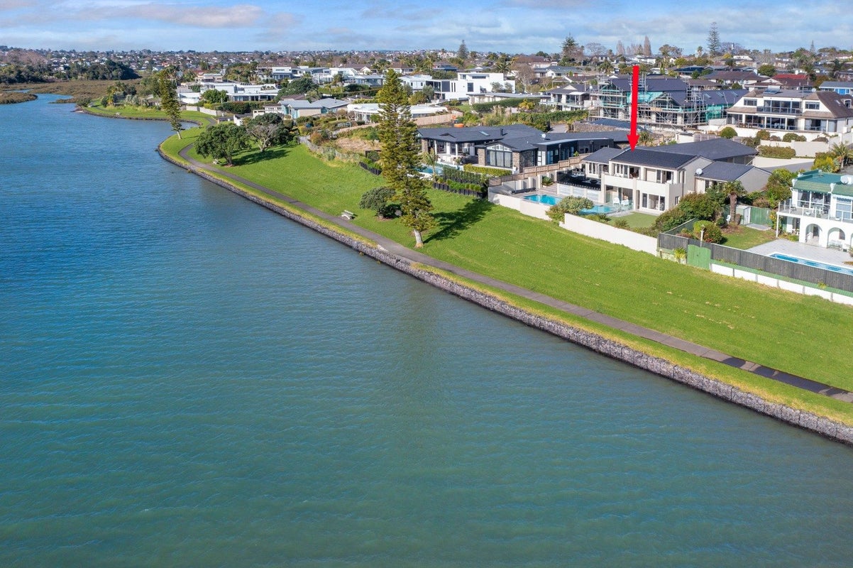 70 Bramley Drive, Farm Cove, Auckland - Carousel 2