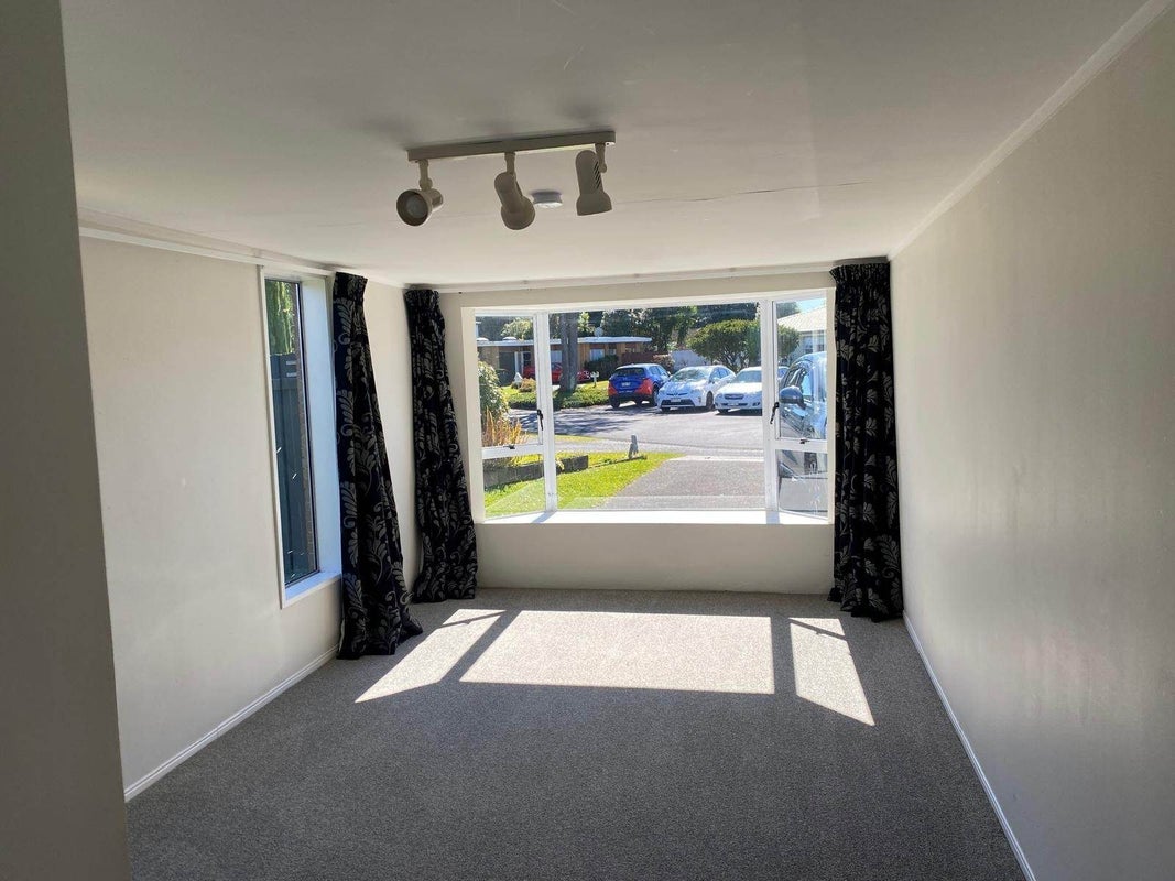 7B Tatua Place, Conifer Grove, Takanini - Carousel 2
