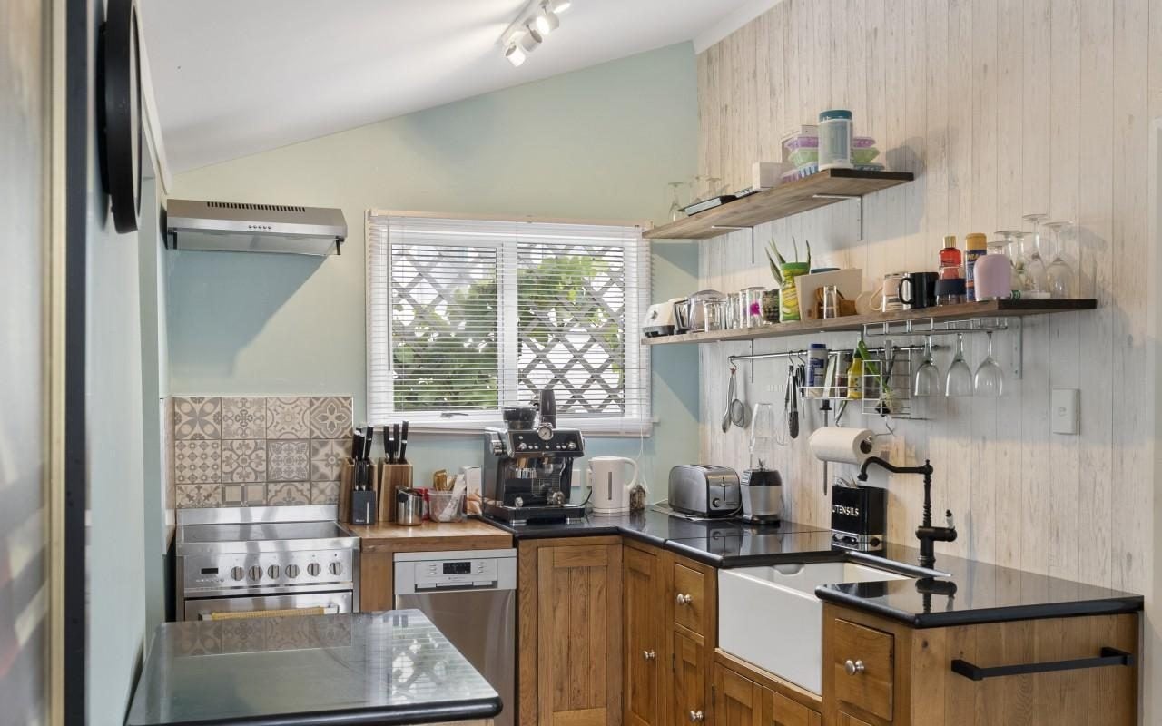 71 Beach Road, Tahunanui, Nelson - Carousel 2