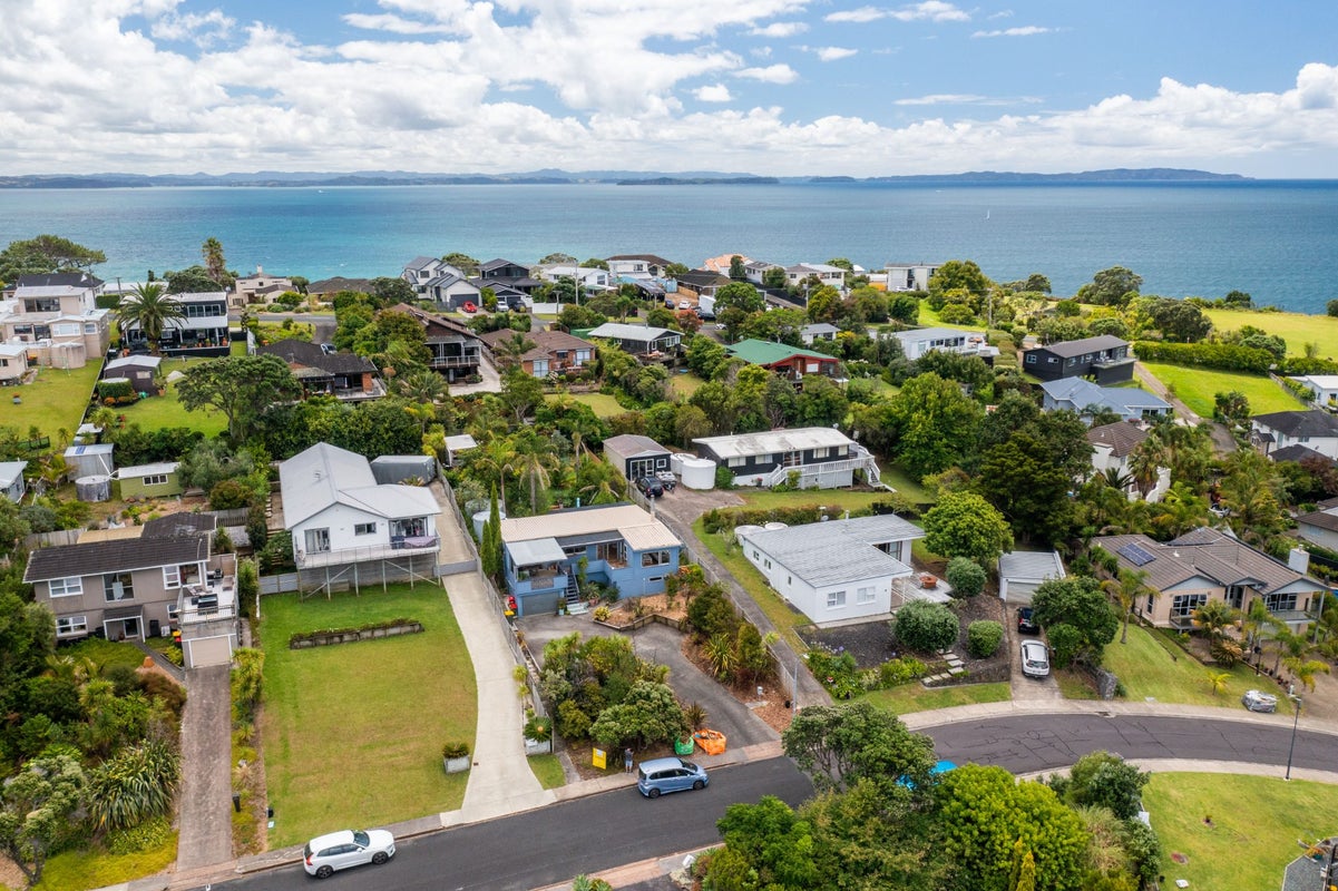 15 Kotanui Avenue, Army Bay, Whangaparaoa - Carousel 42