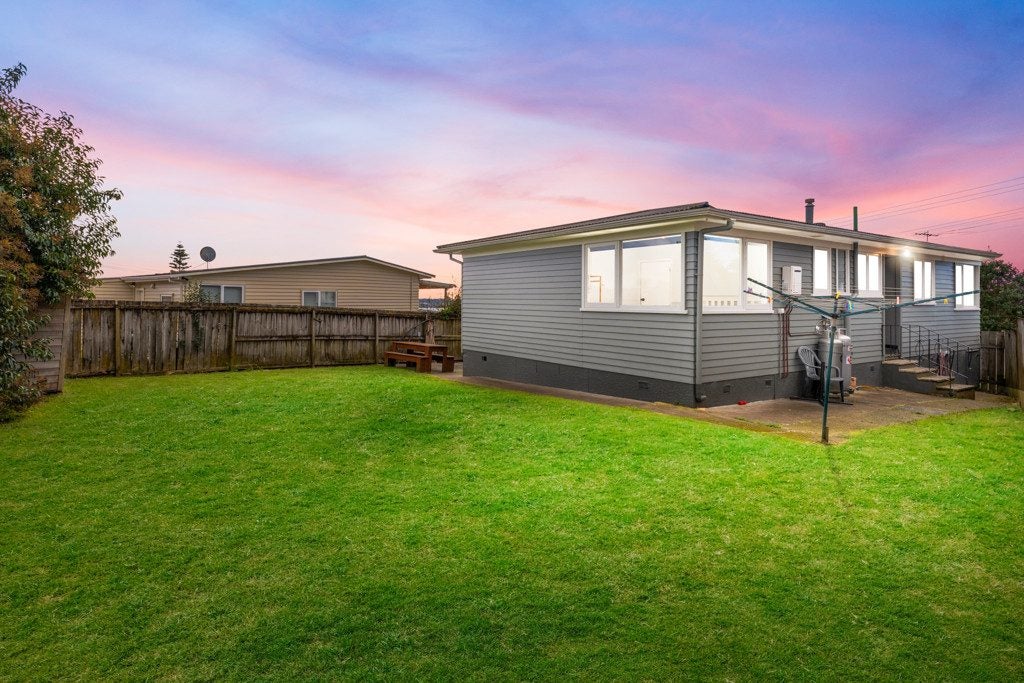 97 Sunnyside Road, Sunnyvale, Auckland - Carousel 2