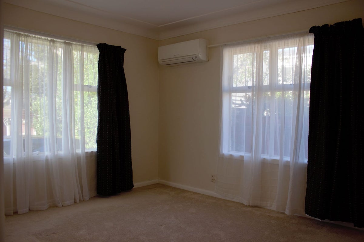 1/143 Shakespeare Road, Milford, Auckland - Carousel 2