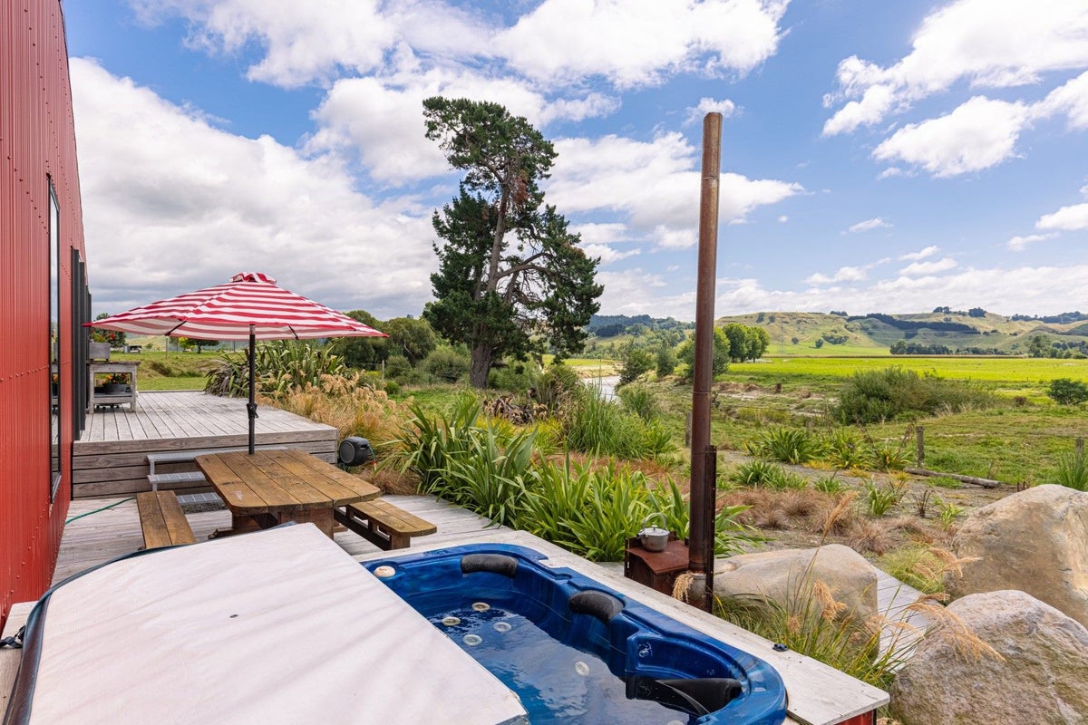 944 Ruatangata Road, Whanganui - Carousel 1