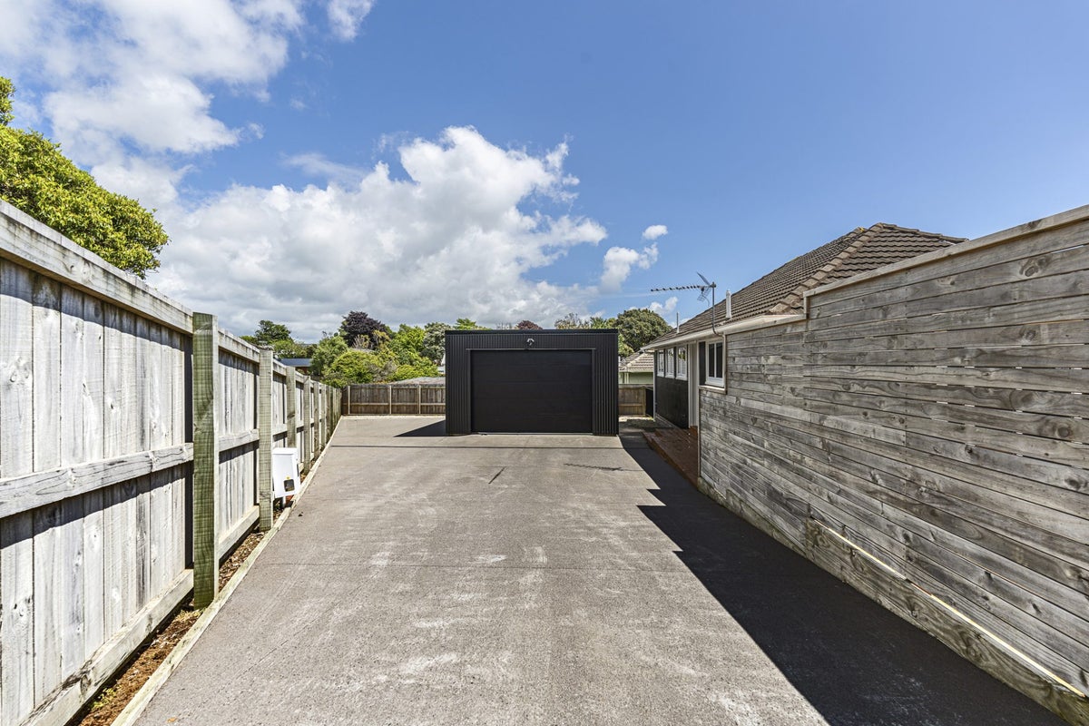 63 Woodleigh Street, Frankleigh Park, New Plymouth - Carousel 13