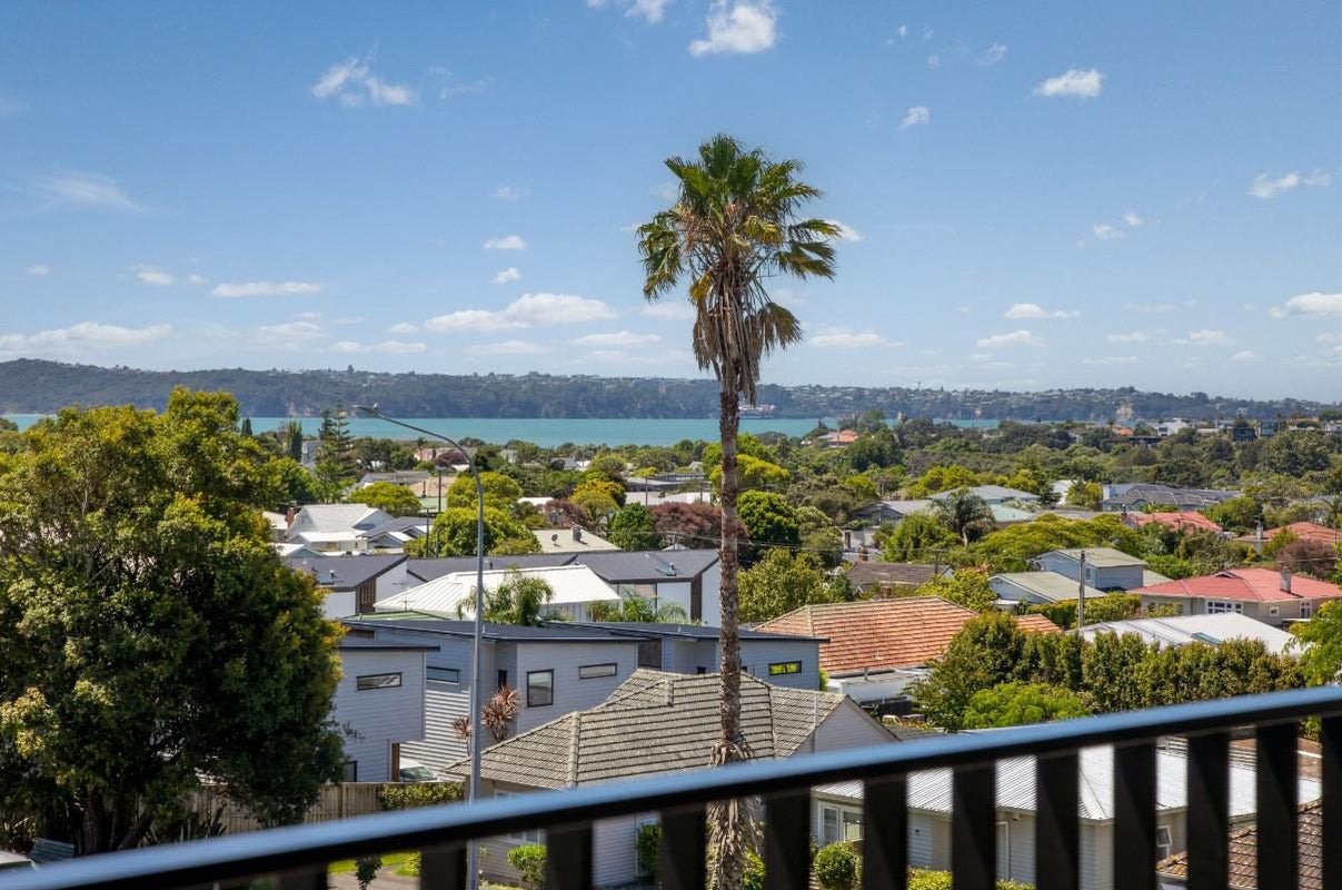 303/2 Miller Street, Point Chevalier, Auckland - Carousel 1